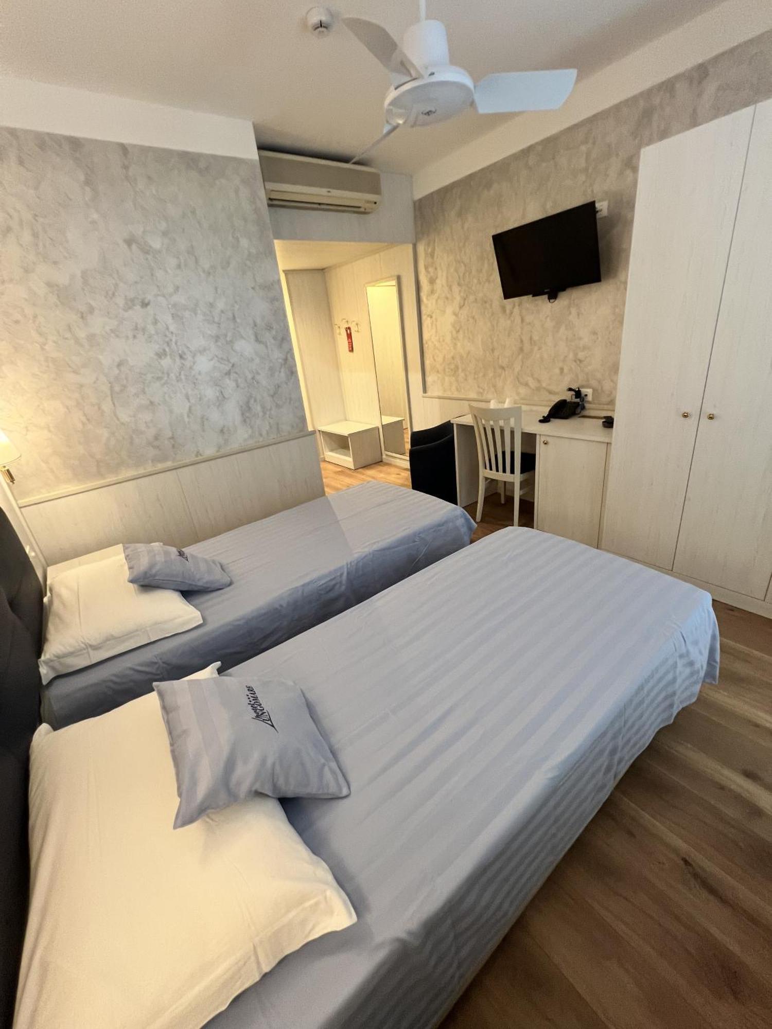 Lungomare Hotel Marina dʼAndora