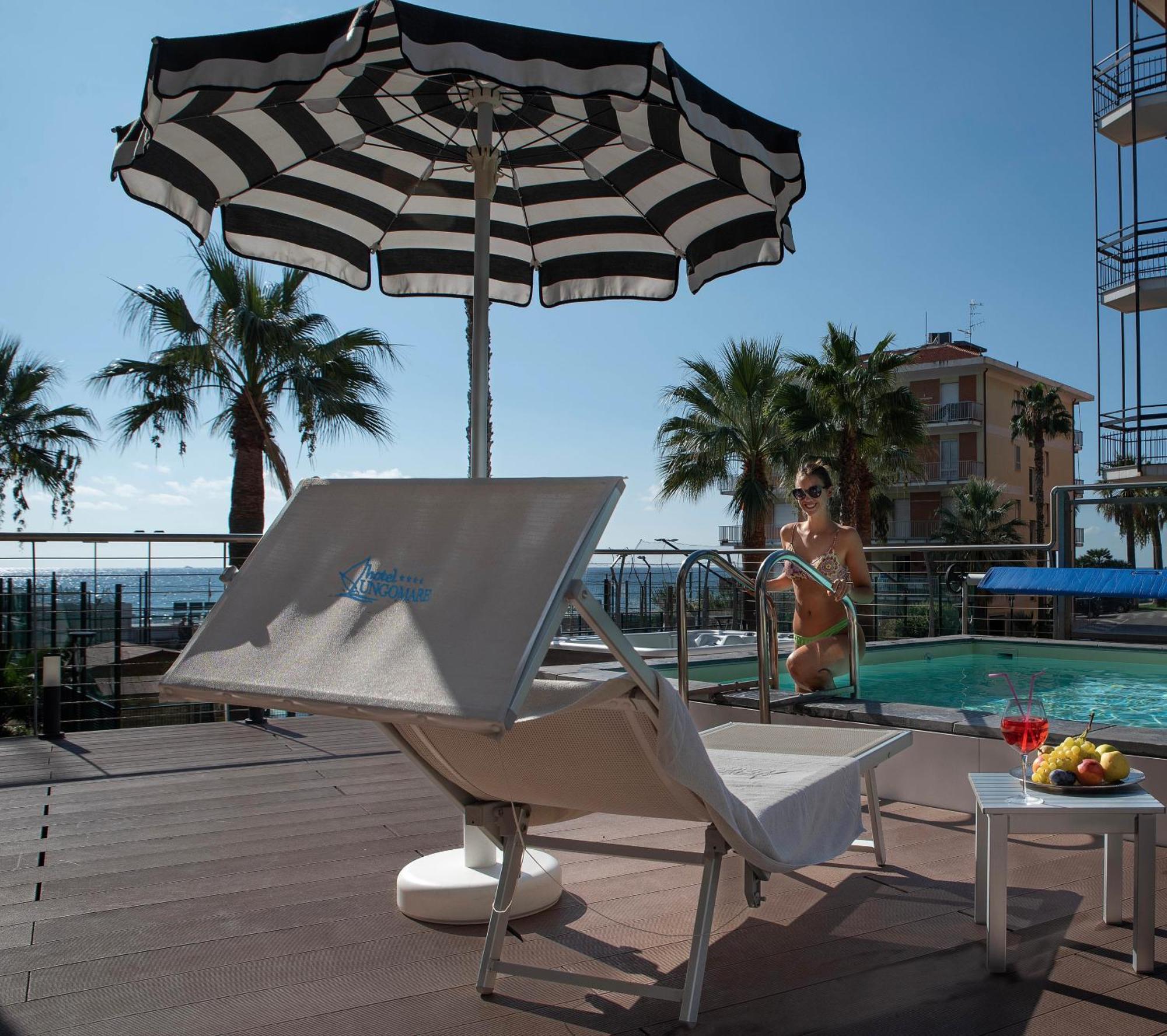 Hotel Lungomare Marina dʼAndora